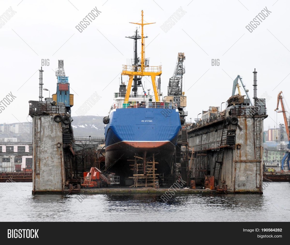 Плавучий док тихий ход Нева