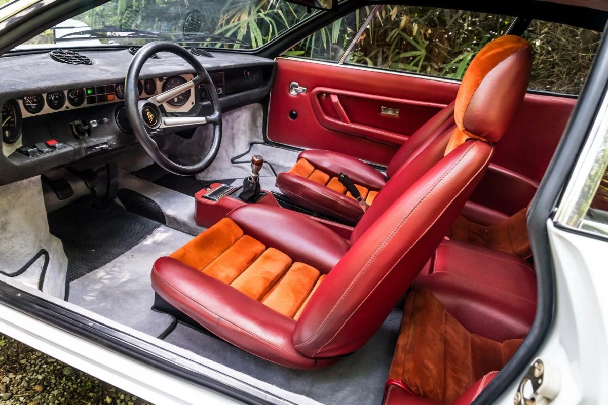 Lamborghini Urraco салон
