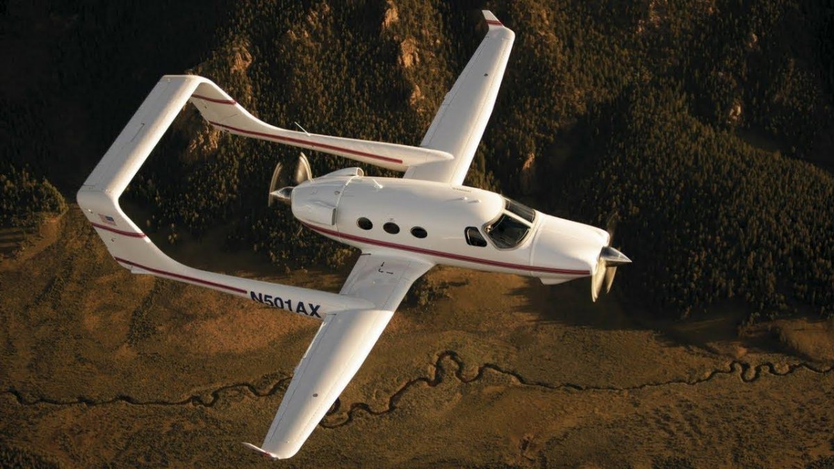 Самолёт Adam-500