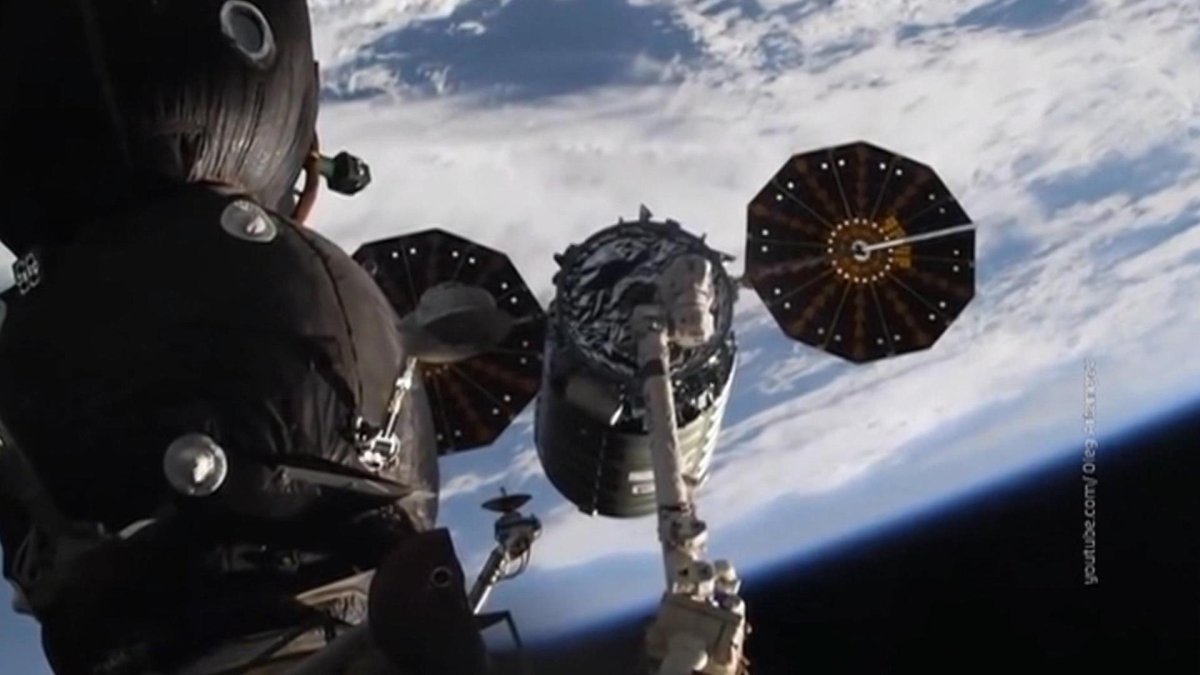 Столкновение спутников космос-2251 и Iridium 33