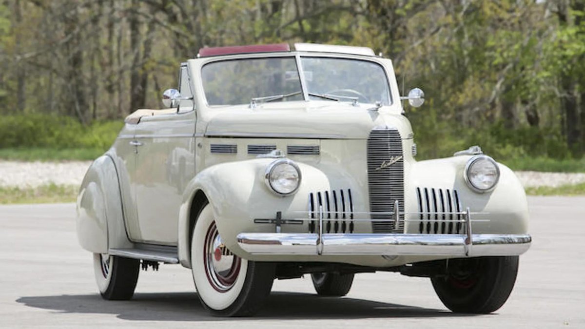 LASALLE автомобиль 1940