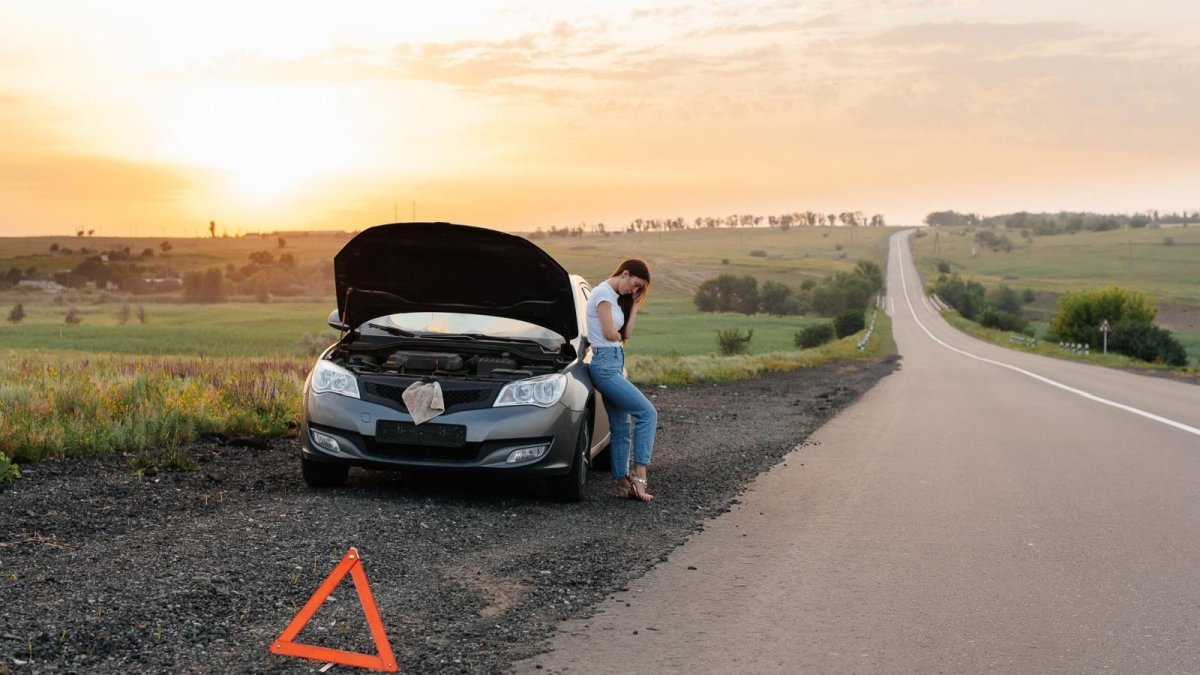 Сломалась машина на дороге