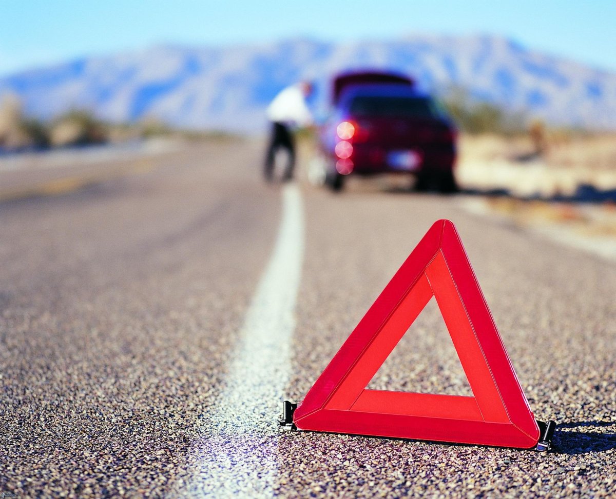 Сломалась машина на дороге