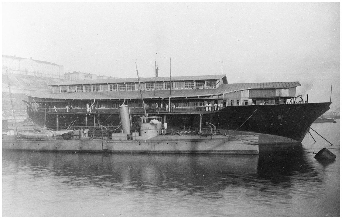 Императорская яхта Ливадия