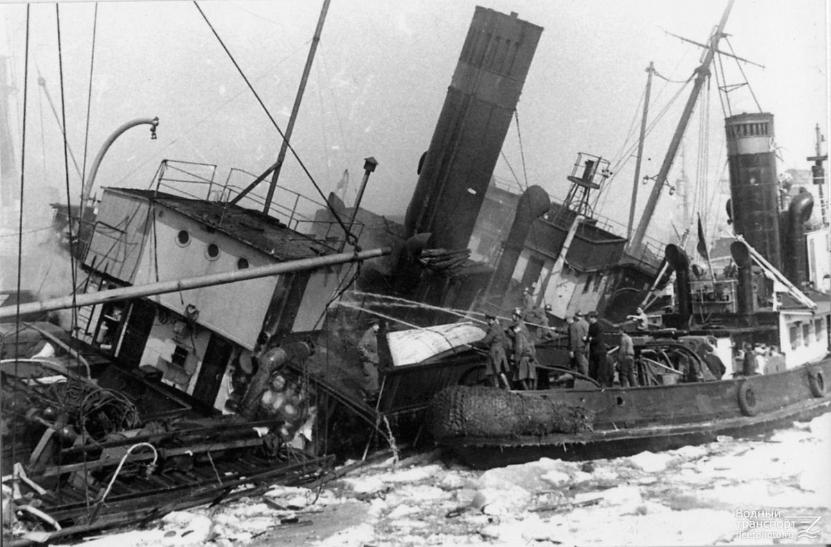 Пароход Юшар Архангельск