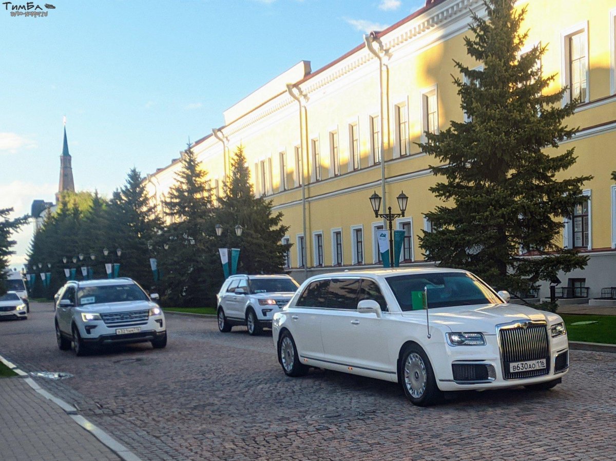 Лимузин президента Путина Аурус