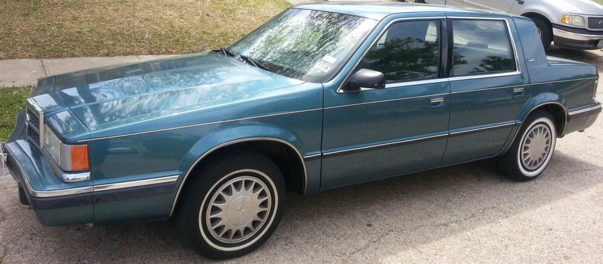 Dodge Dynasty 1993