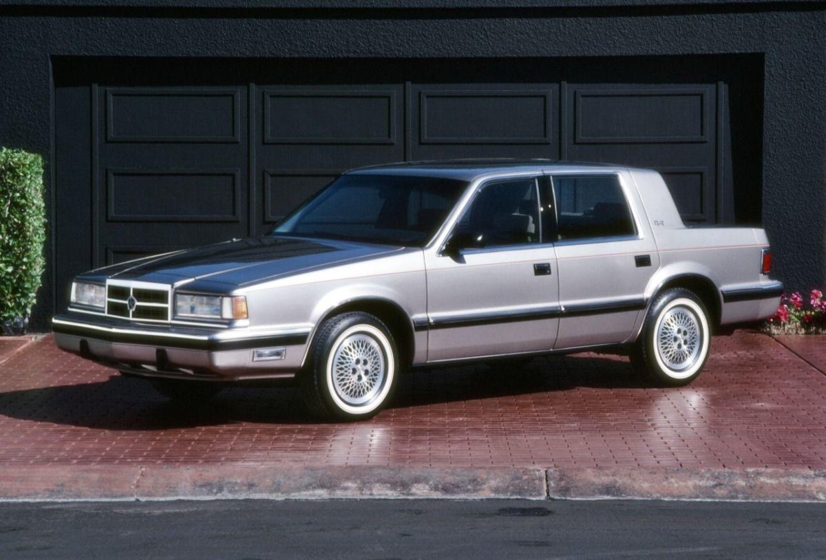 Dodge Dynasty 1988