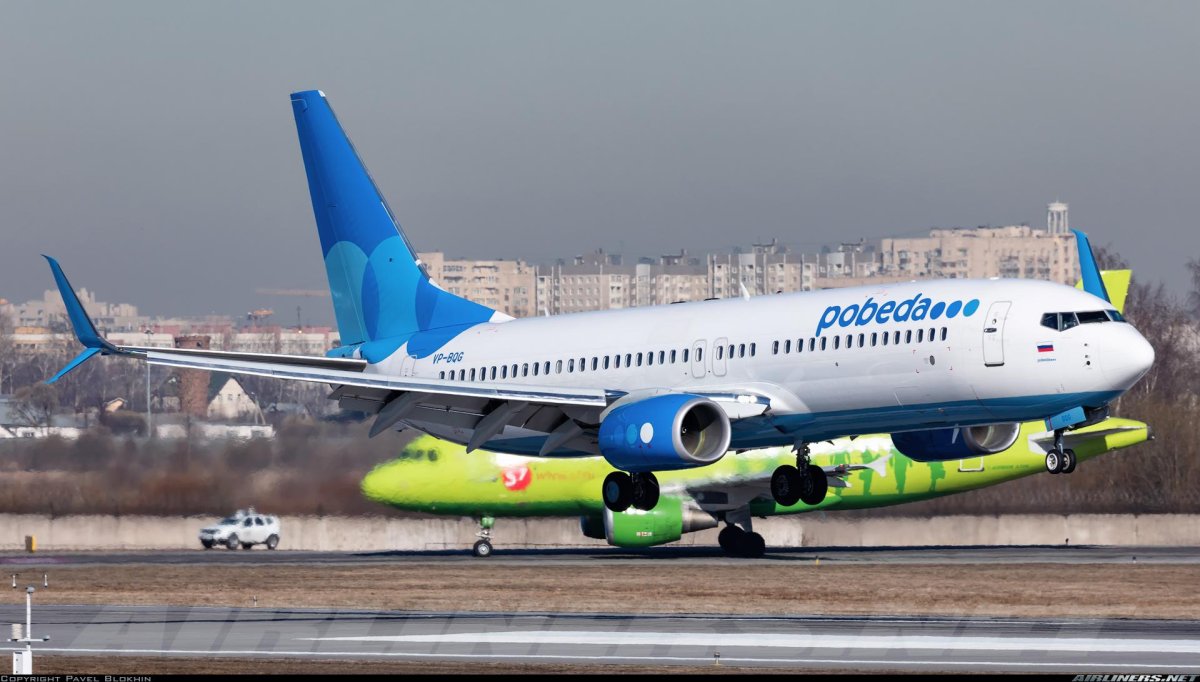 Самолет Боинг 737 победа