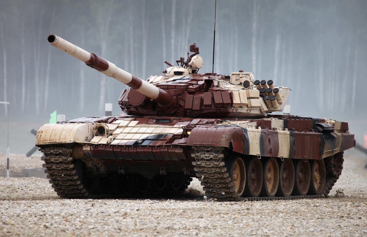 Trumpeter 09555 t-72b1 MBT (W/Kontakt-1 Reactive )