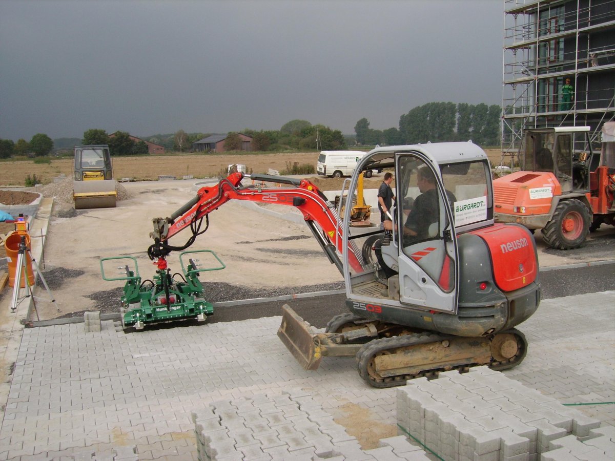 Техника для укладки брусчатки