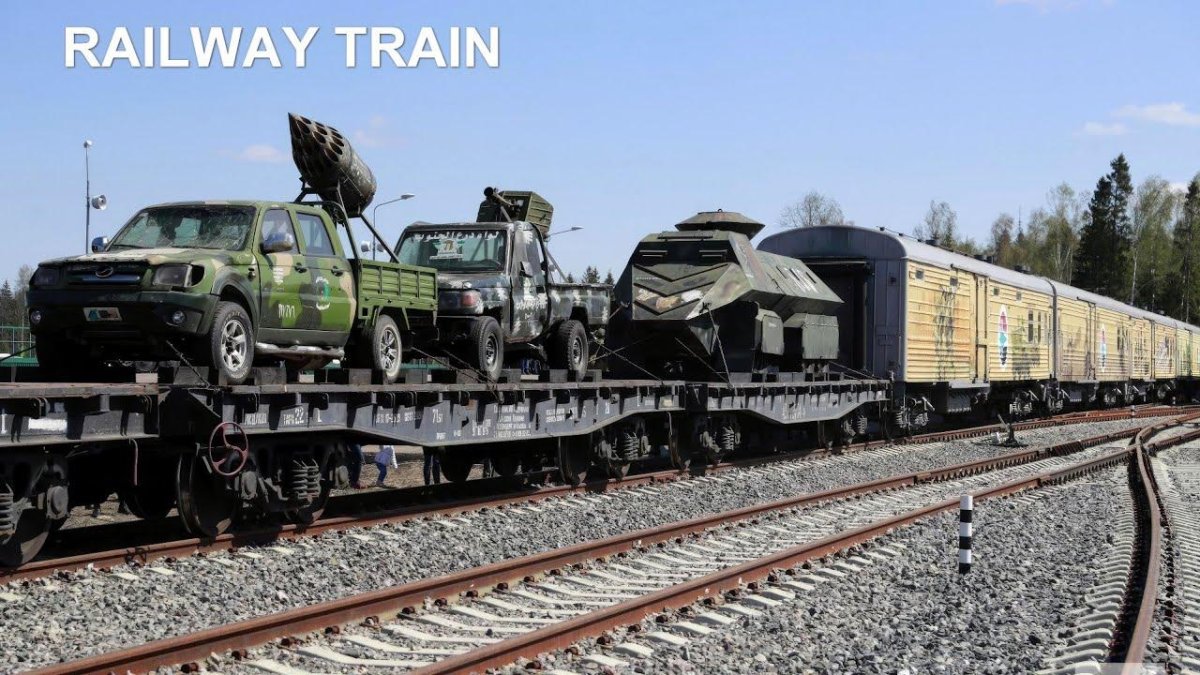 Поезд с военной техникой