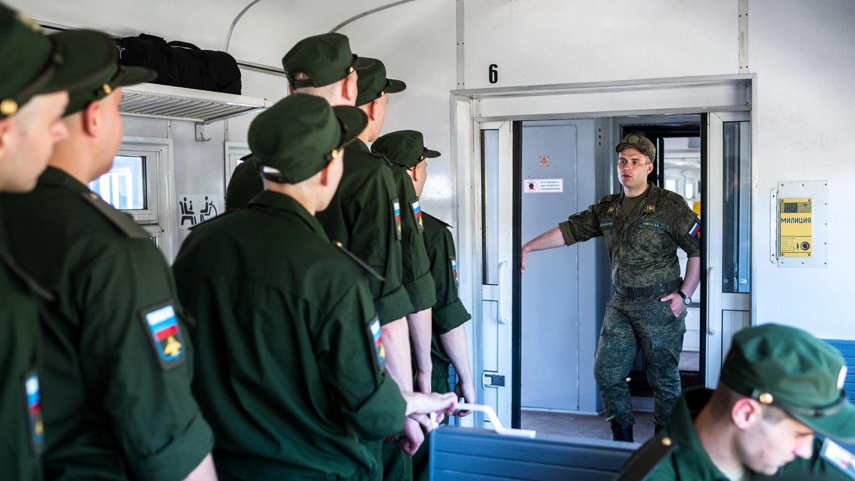 Призывник в поезде