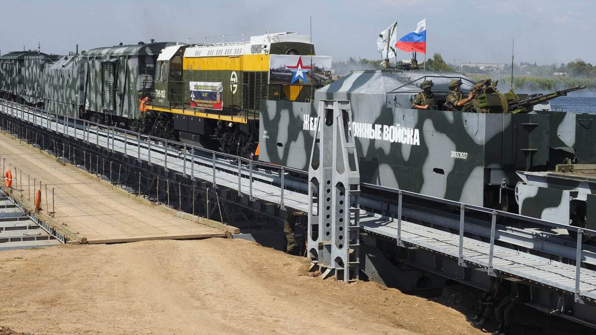 Автомобильный Железнодорожный Паромный комплекс в порту Усть-Луга