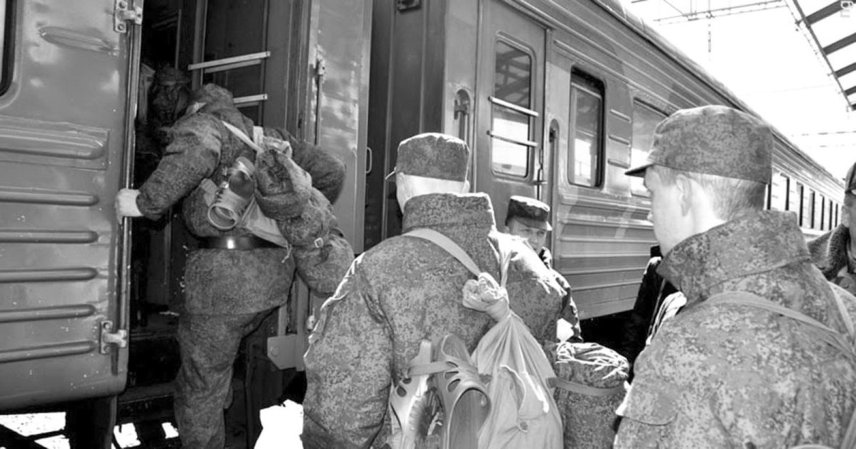 Военный поезд