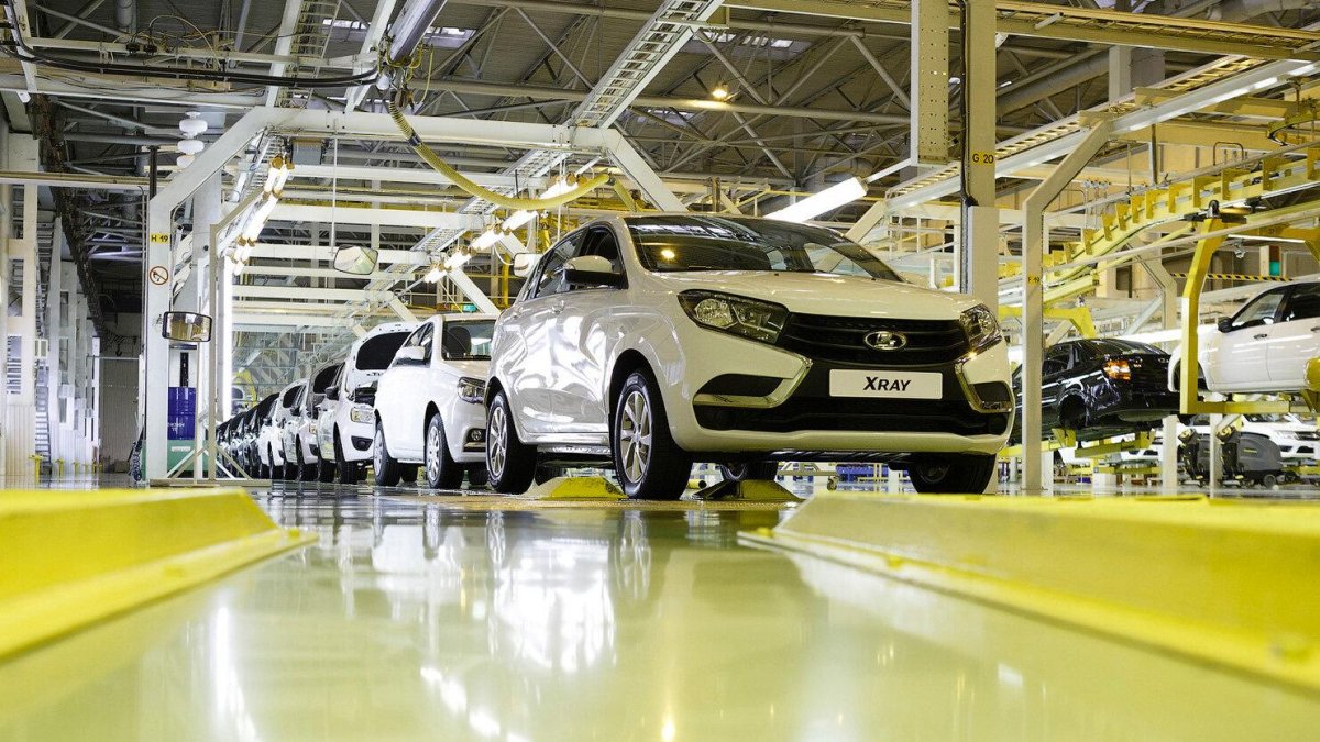 Lada XRAY конвейер