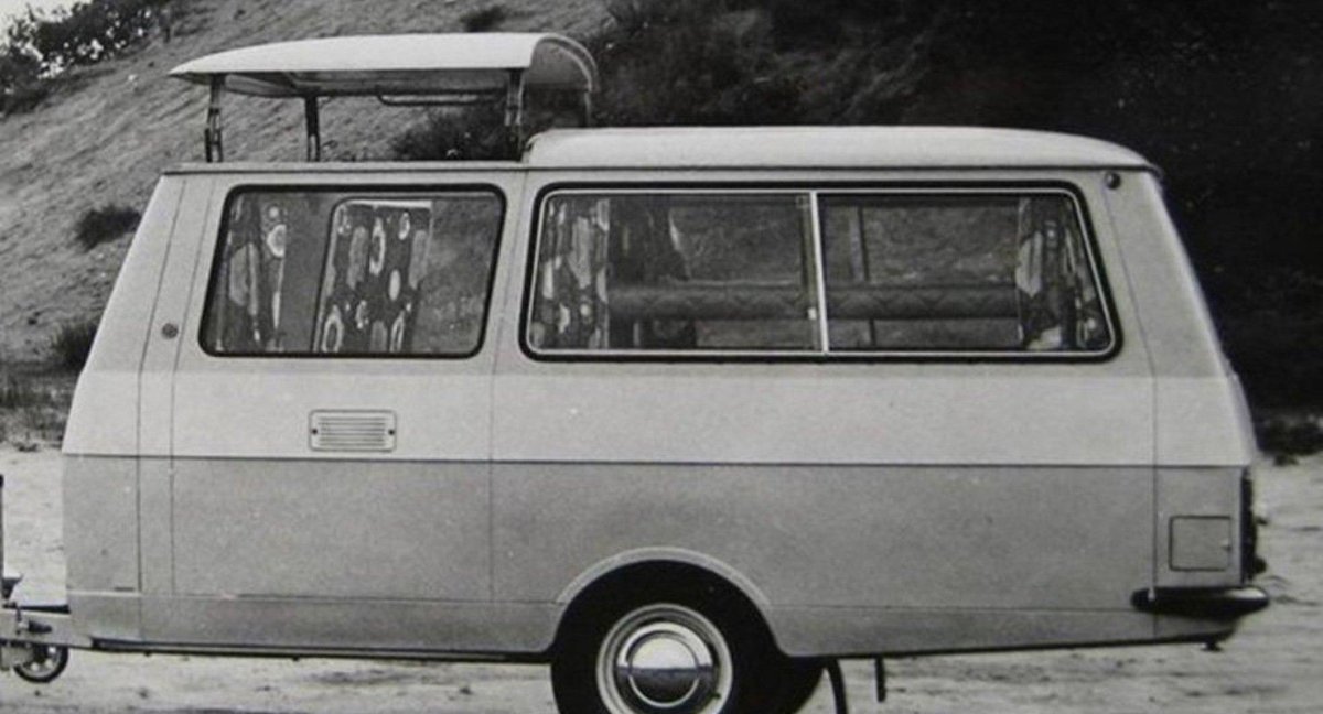 Машина РАФ 2203