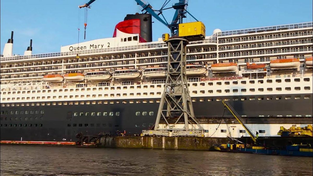 Лайнер куин Мэри 2