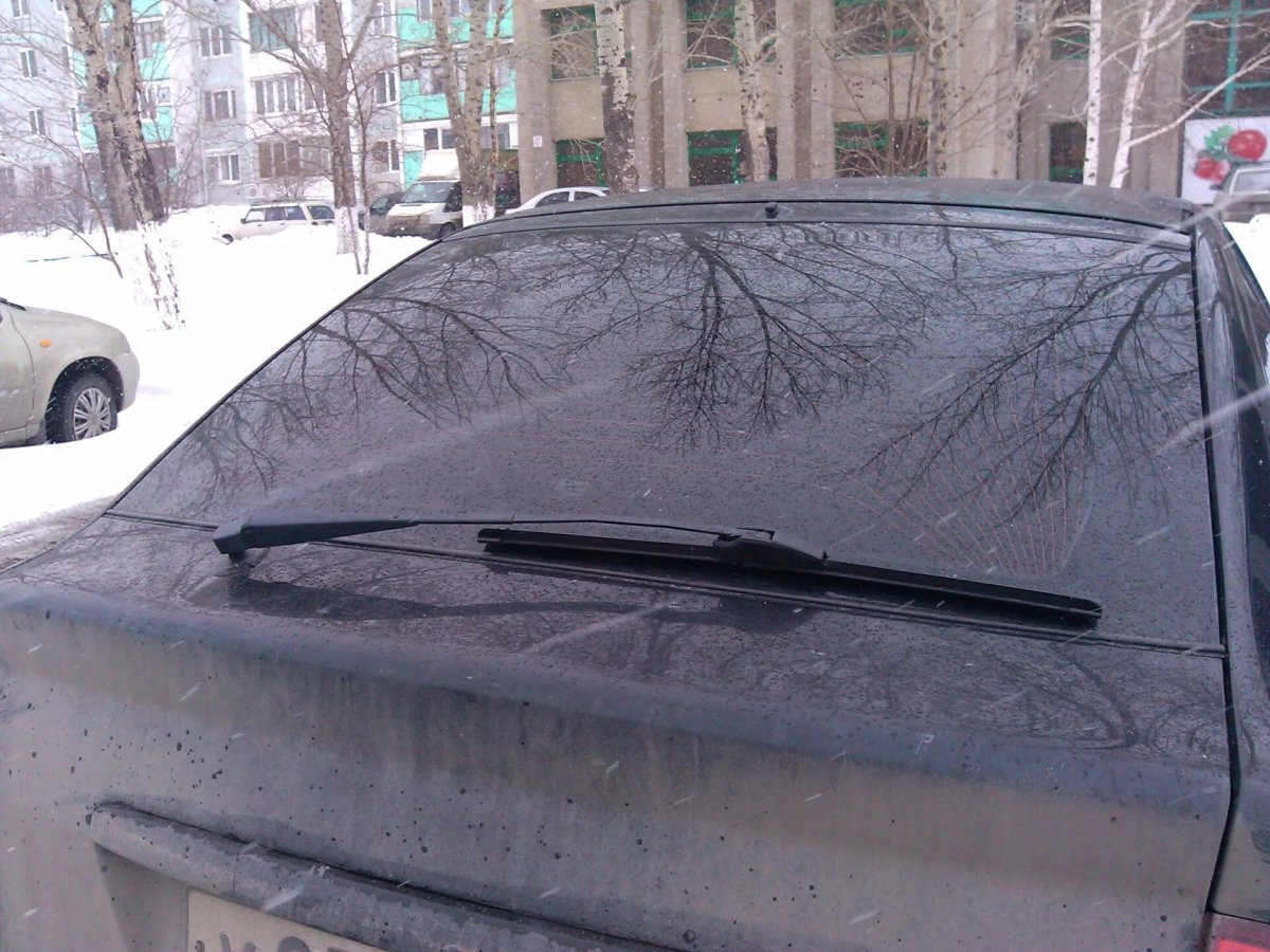 Задний стеклоочиститель Приора хэтчбек