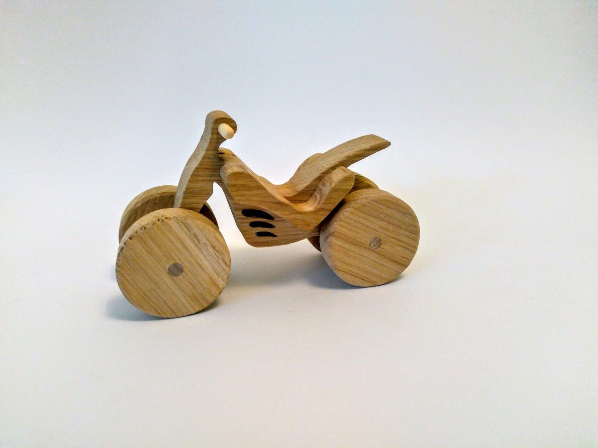 Деревянный мотоцикл для детей