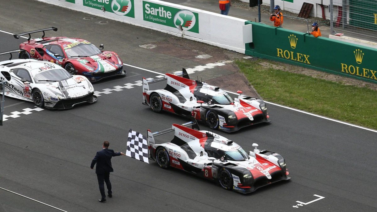 - "24 Часа Ле-Мана" Форд и Феррари