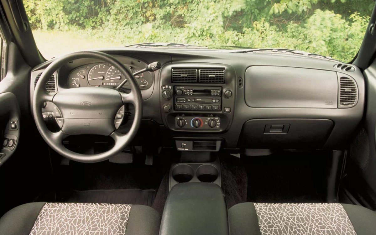 Ford Ranger 2005 салон