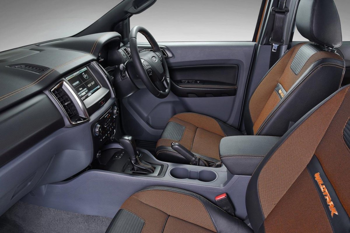 Ford Ranger салон