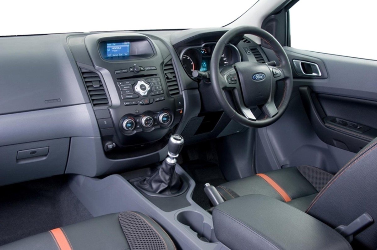 Ford Ranger салон