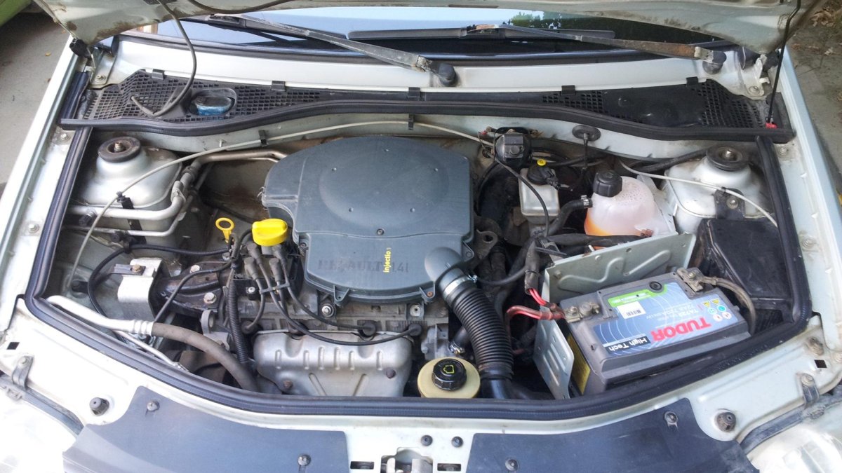 Renault Logan 1.6 под капотом