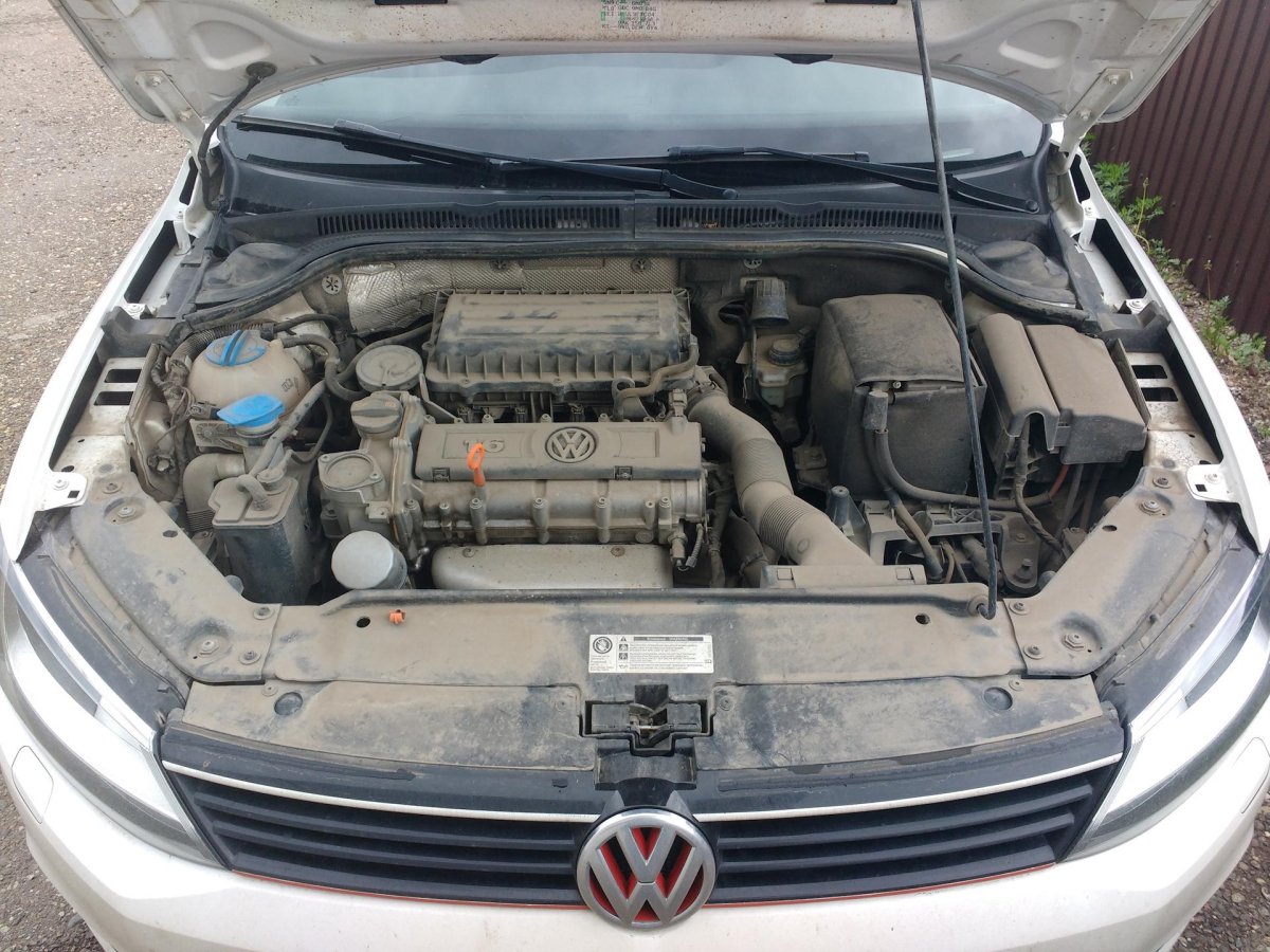 Фольксваген Джетта 6 под капотом