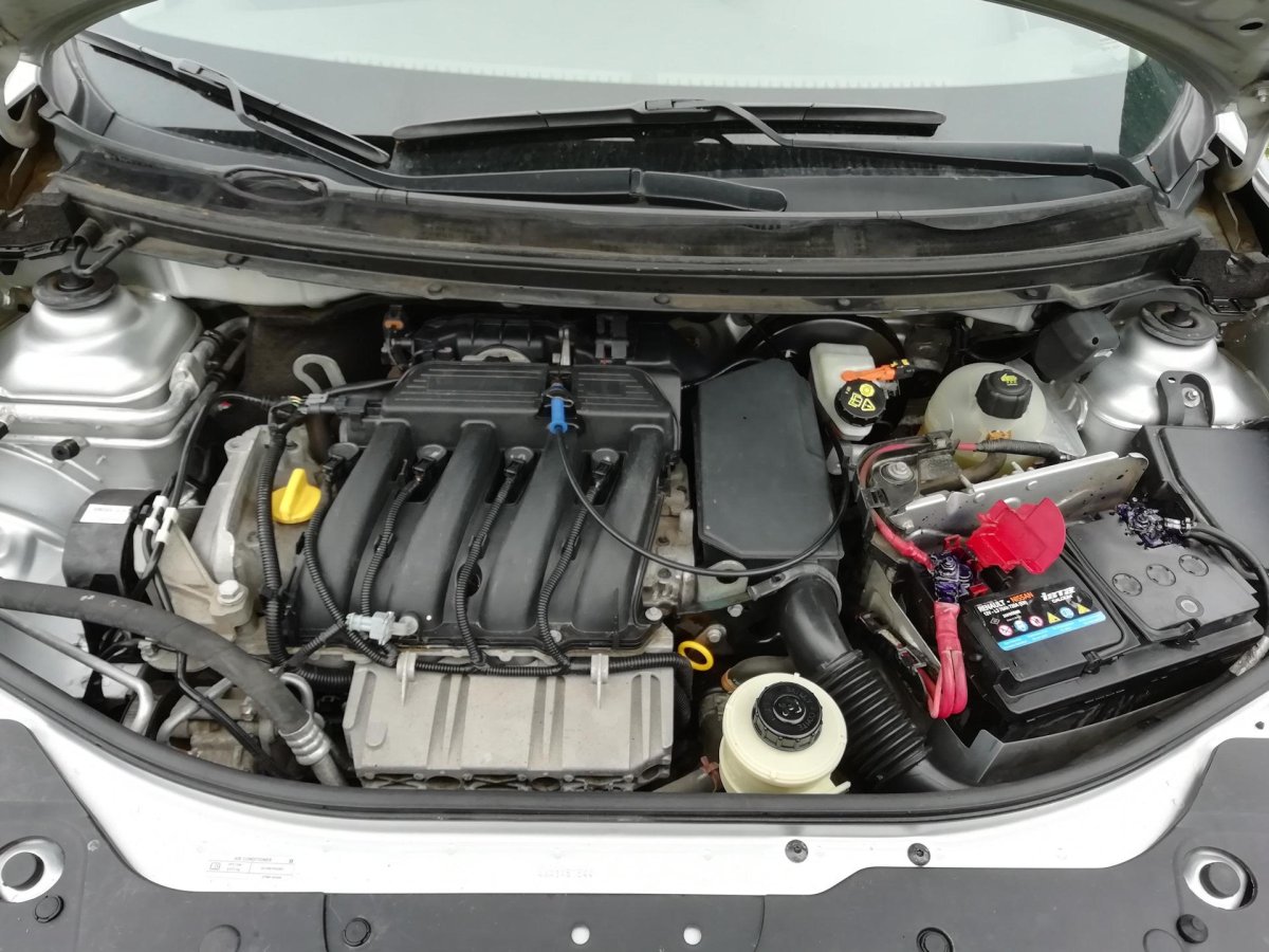 Nissan Almera 2015 под капотом