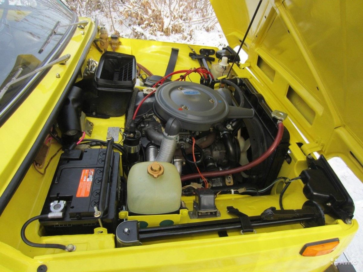 Подкапотка Нива 2121