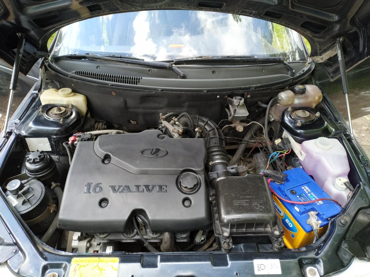 Моторный отсек ВАЗ 21124