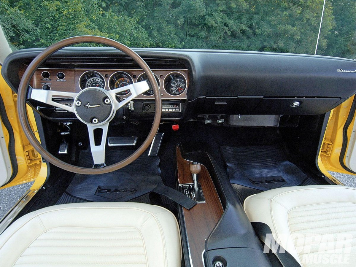 Plymouth Barracuda 1967 салон