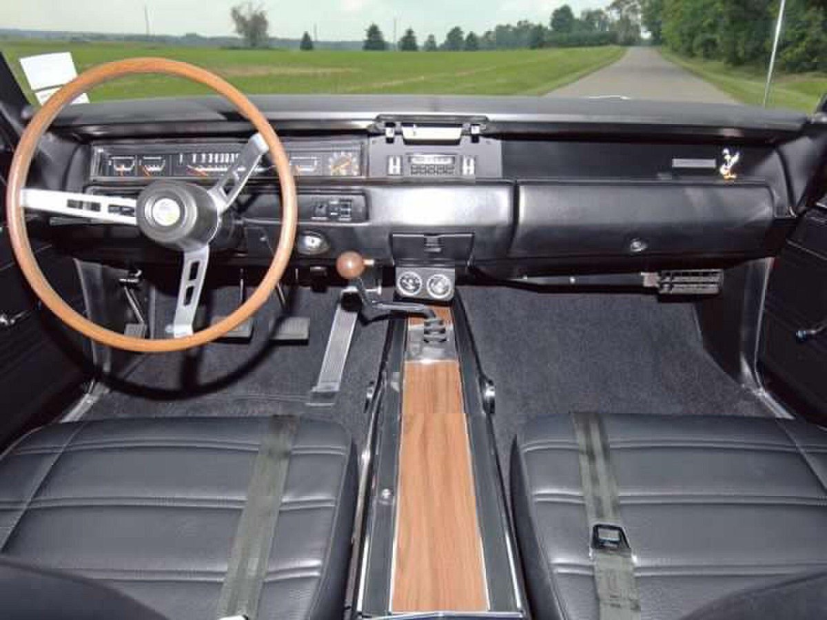Plymouth Roadrunner 1969 салон