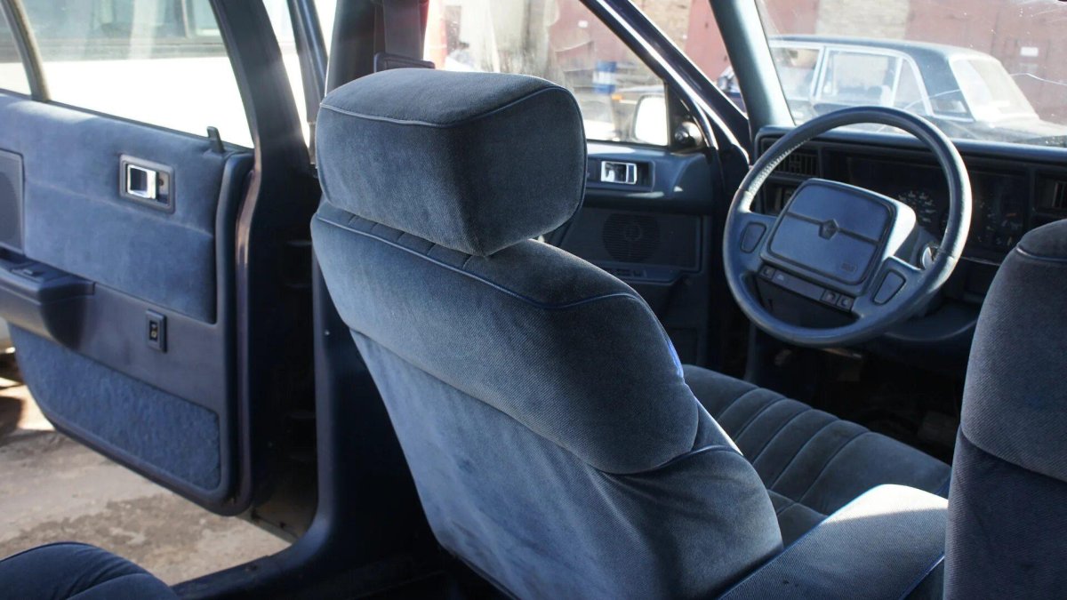 Plymouth Acclaim 1993