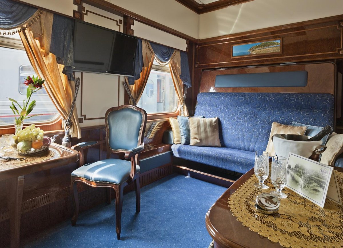 Поезд золотой орёл транс