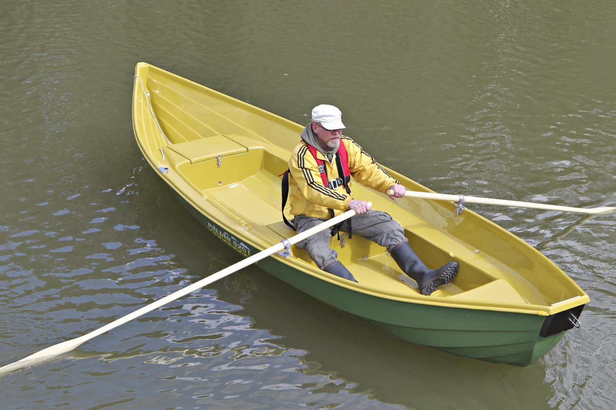 Весельная лодка МЧС