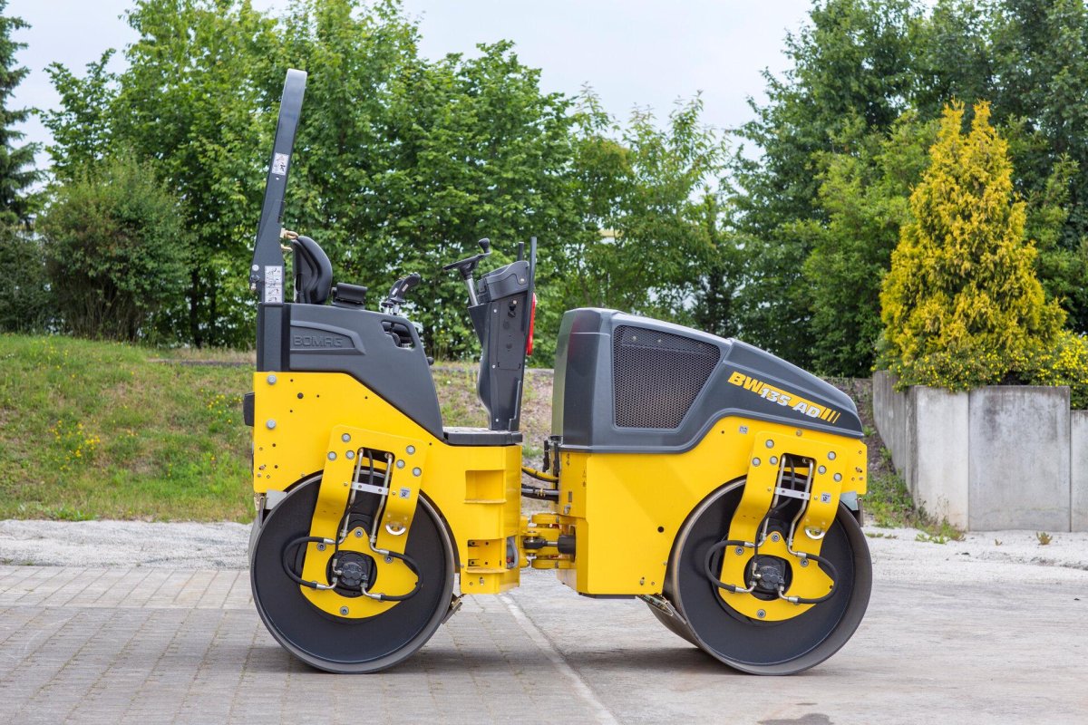 Виброкатком Bomag BW 135 ad-5