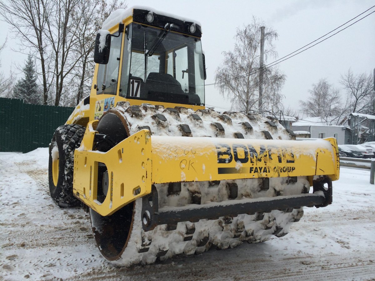 Bomag BW 215 D-40