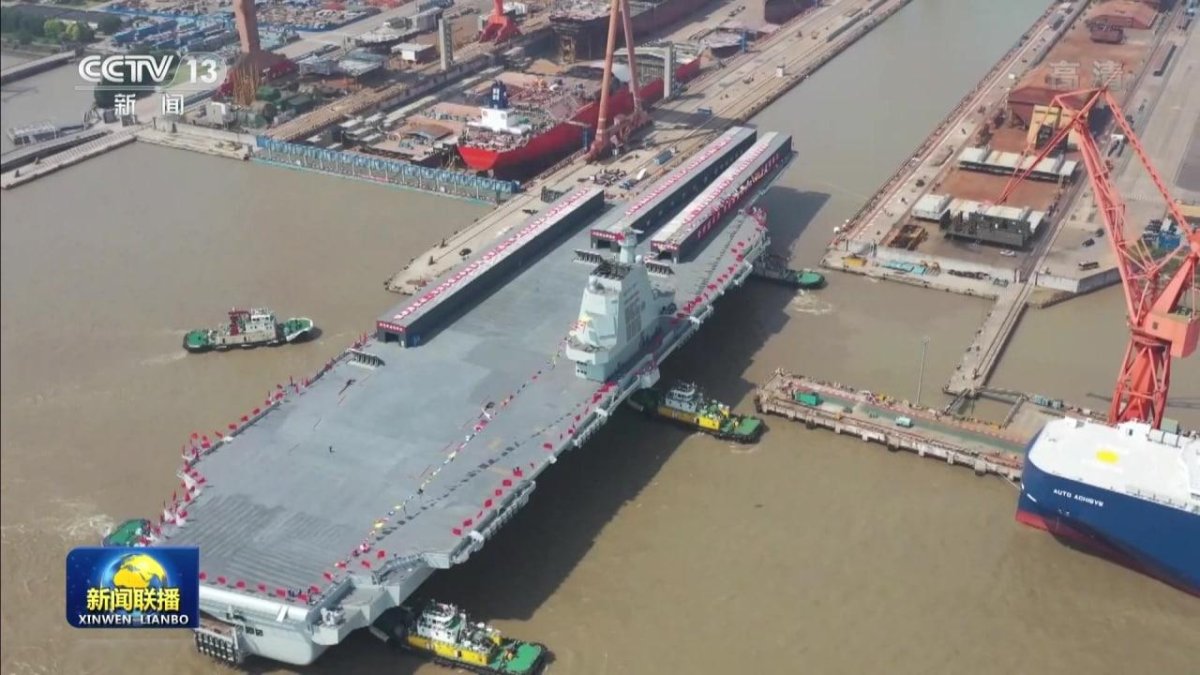 Китайский авианосец Фуцзянь