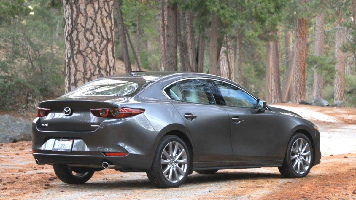 Мазда 3 седан 2020