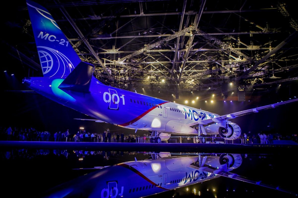 Самолет Иркут МС-21