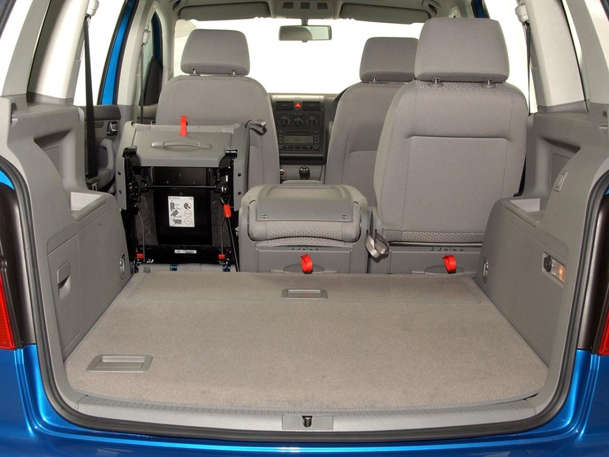 Volkswagen Touran 2010 багажник