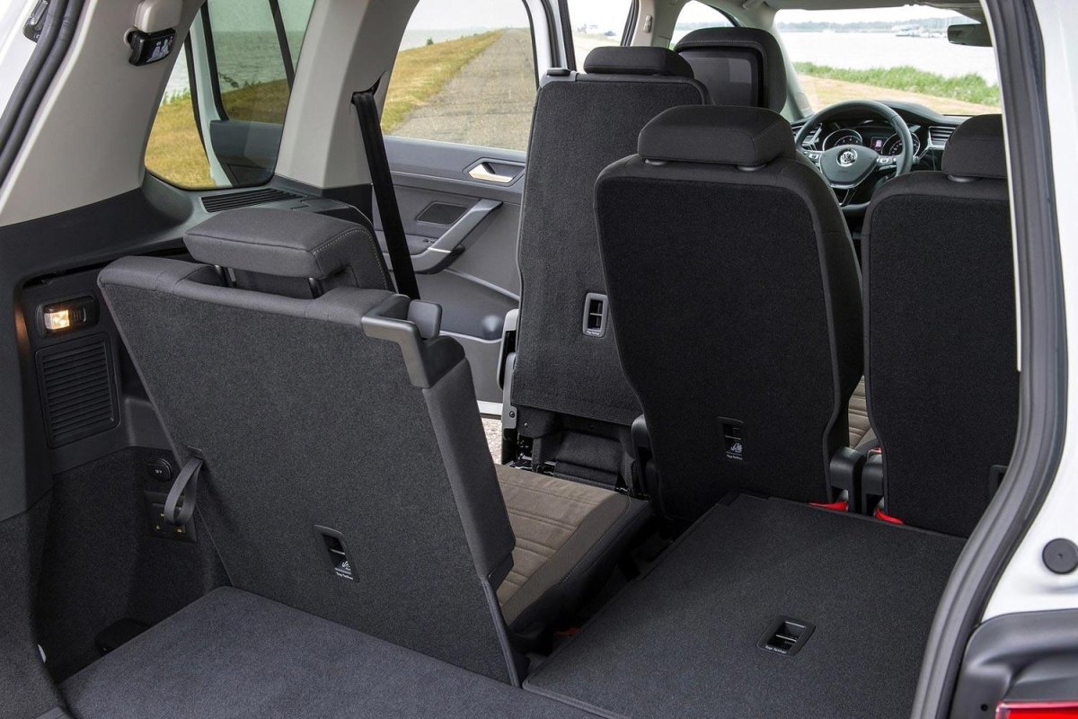 Volkswagen Touran салон