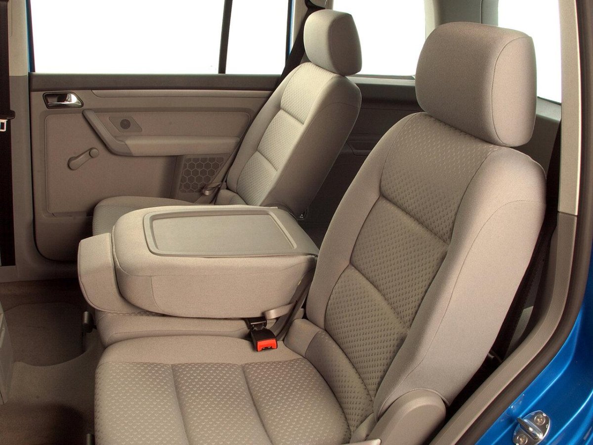 Фольксваген Туран 2003 салон