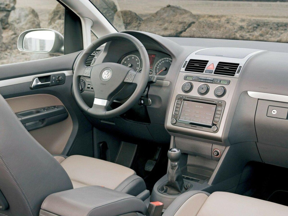 VW Touran 2005 салон