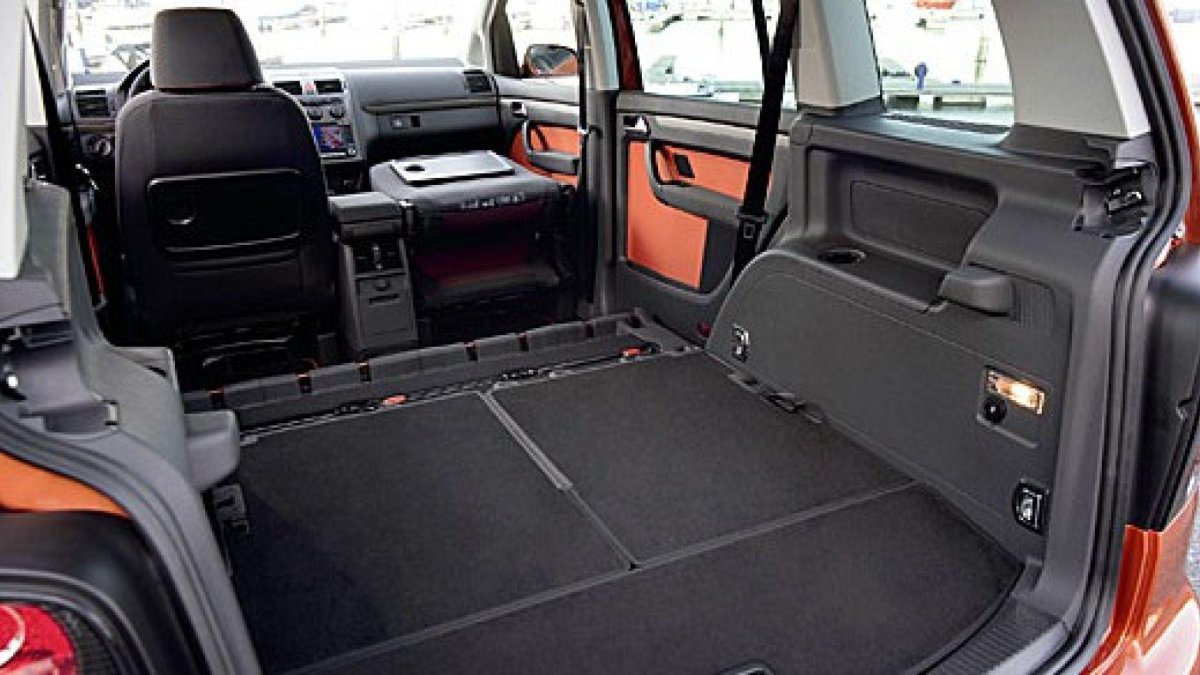 Volkswagen Touran 2008 салон