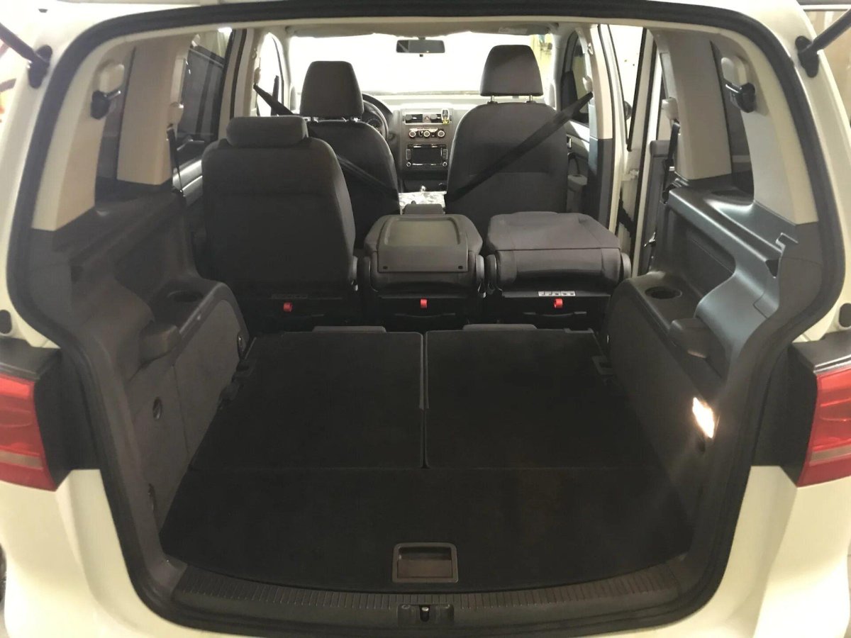 Volkswagen Touran 3 ряд