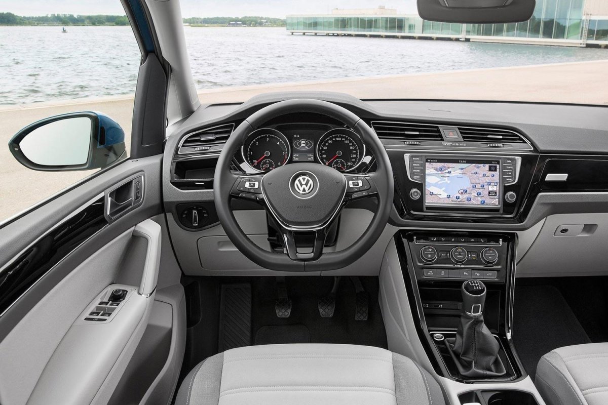 Салон Volkswagen Touran, 2019